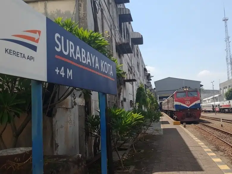 stasiun surabaya kota